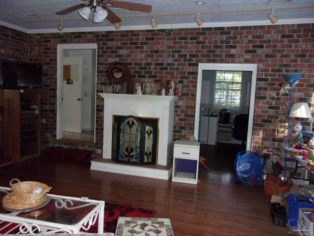 5055 Serry Ln, Pace, FL 32571