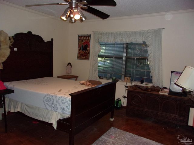 5055 Serry Ln, Pace, FL 32571