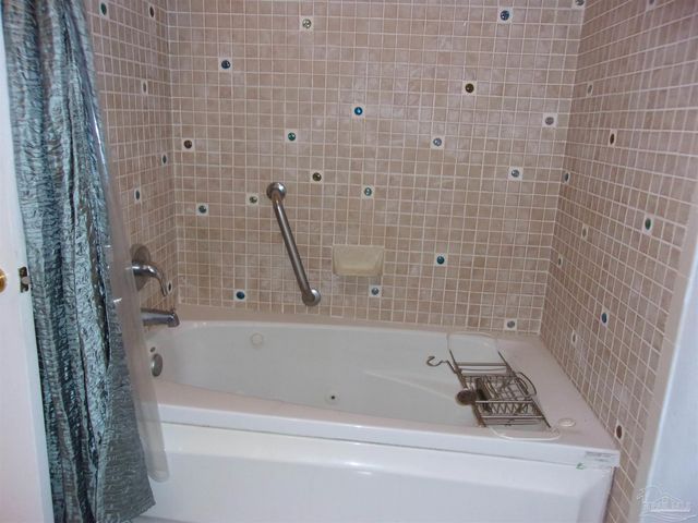 5055 Serry Ln, Pace, FL 32571