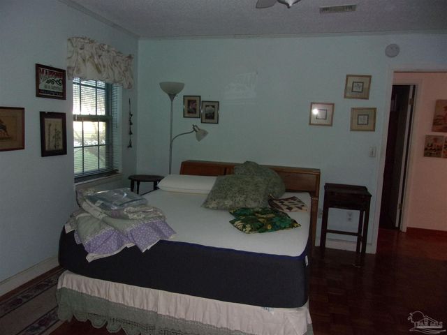 5055 Serry Ln, Pace, FL 32571