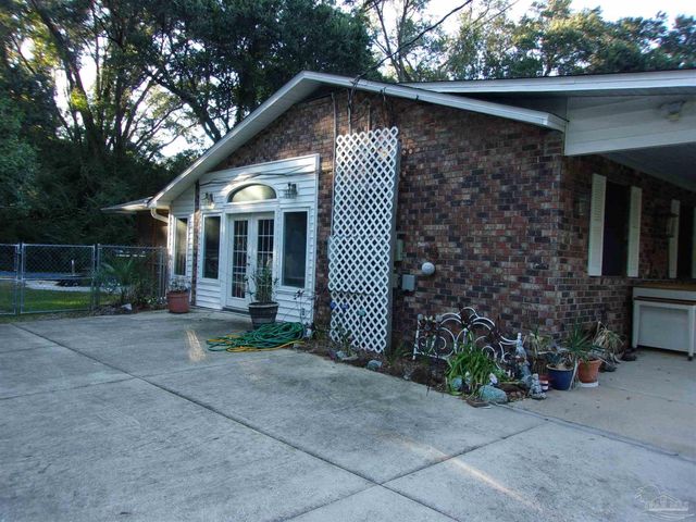 5055 Serry Ln, Pace, FL 32571