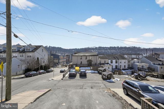 389 E HECTOR ST, Conshohocken, PA 19428