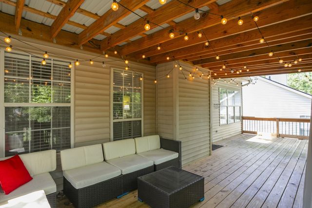 1004 Elmshade Ln, Nashville, TN 37211