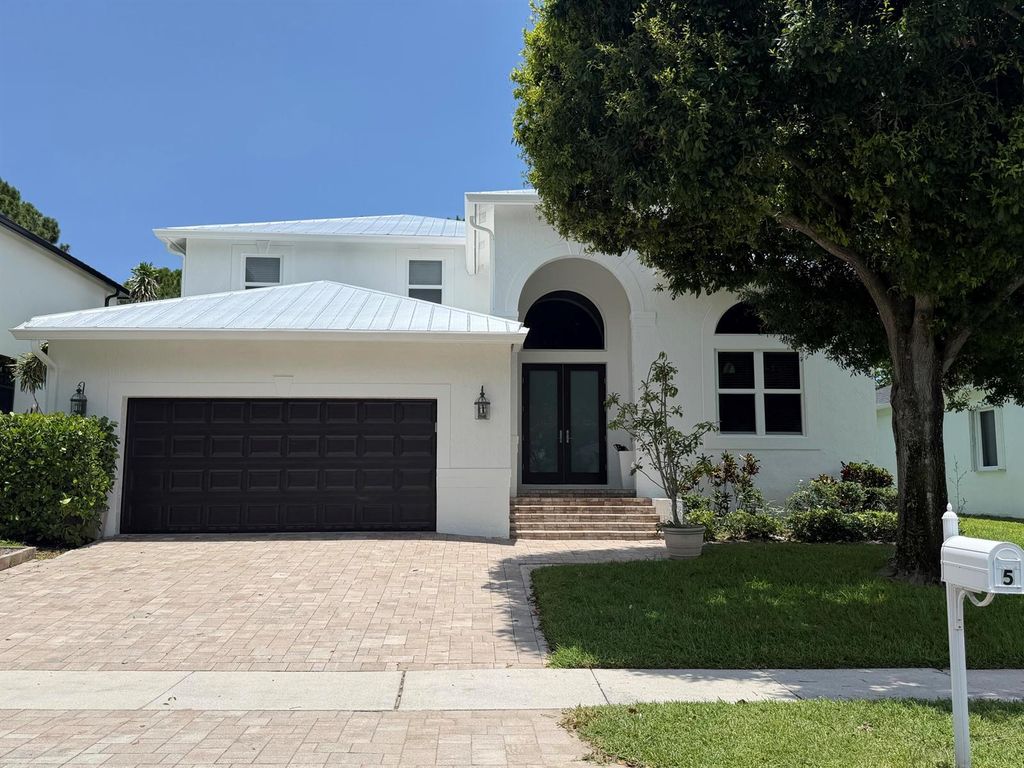 5 Lake Eden Drive, Boynton Beach, FL 33435