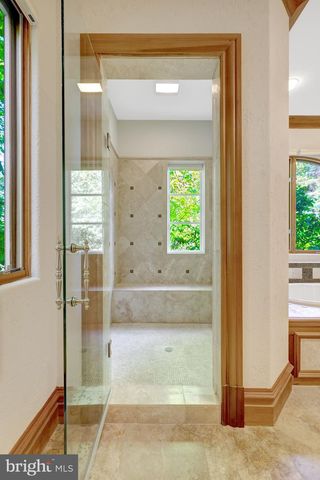 608 KENTLAND DR, Great Falls, VA 22066
