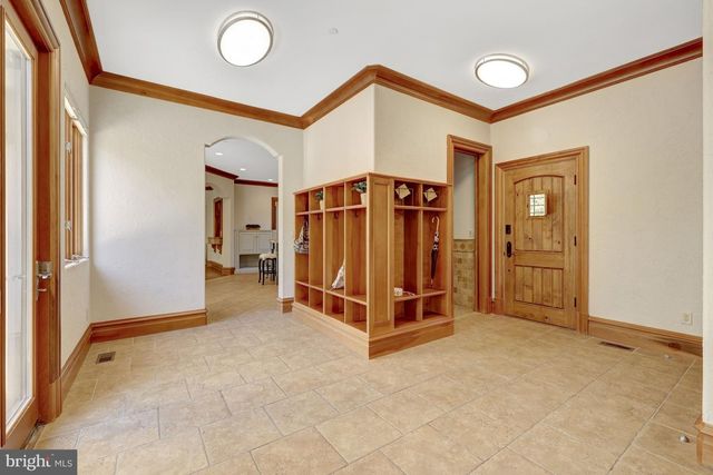 608 KENTLAND DR, Great Falls, VA 22066