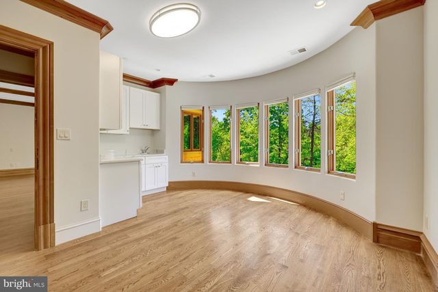 608 KENTLAND DR, Great Falls, VA 22066