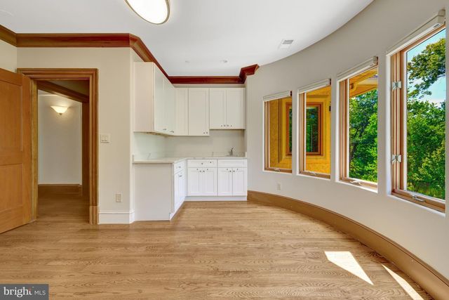 608 KENTLAND DR, Great Falls, VA 22066
