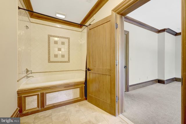608 KENTLAND DR, Great Falls, VA 22066