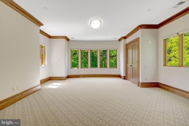 608 KENTLAND DR, Great Falls, VA 22066