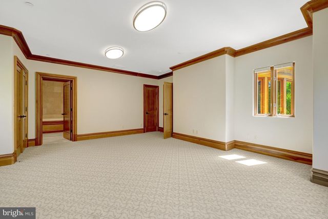 608 KENTLAND DR, Great Falls, VA 22066