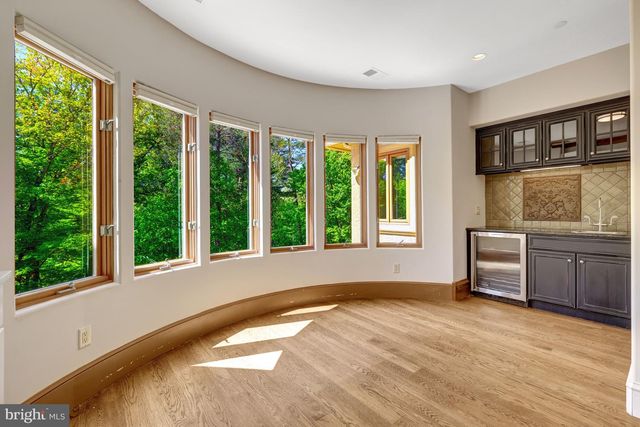 608 KENTLAND DR, Great Falls, VA 22066