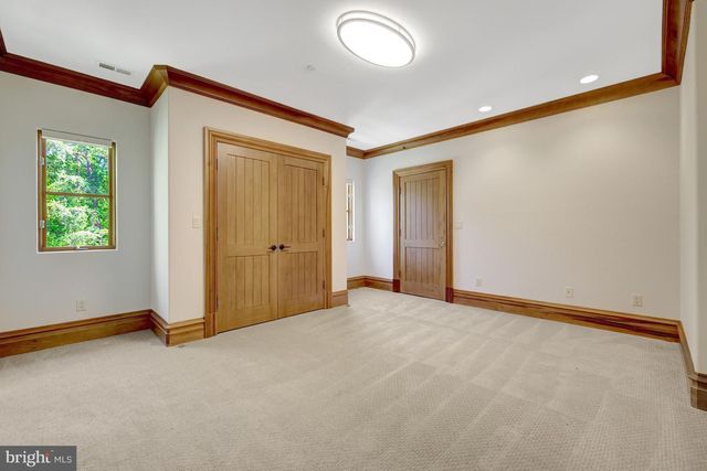 608 KENTLAND DR, Great Falls, VA 22066