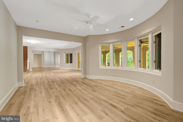 608 KENTLAND DR, Great Falls, VA 22066