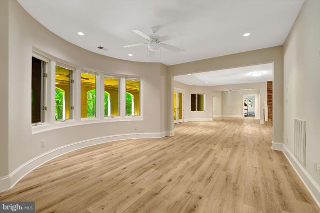 608 KENTLAND DR, Great Falls, VA 22066