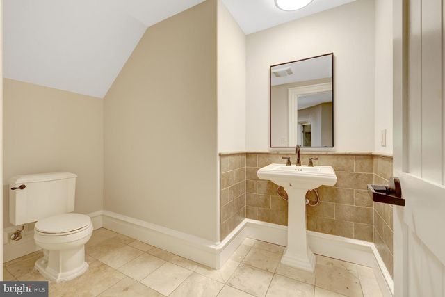 608 KENTLAND DR, Great Falls, VA 22066