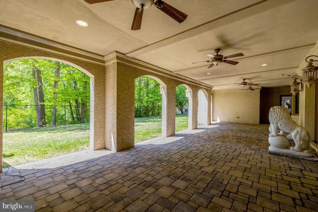 608 KENTLAND DR, Great Falls, VA 22066