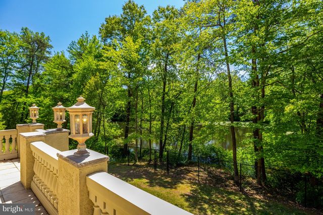 608 KENTLAND DR, Great Falls, VA 22066