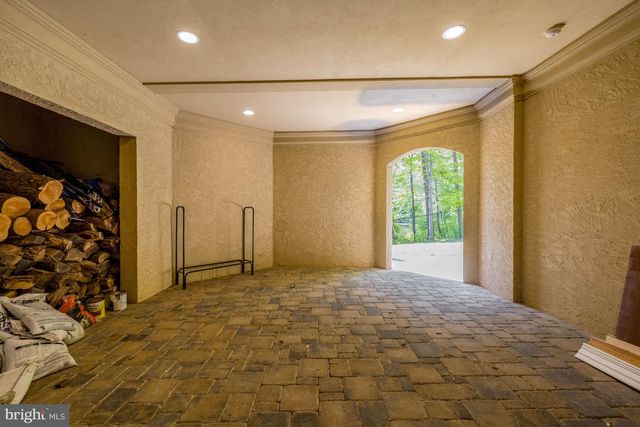 608 KENTLAND DR, Great Falls, VA 22066