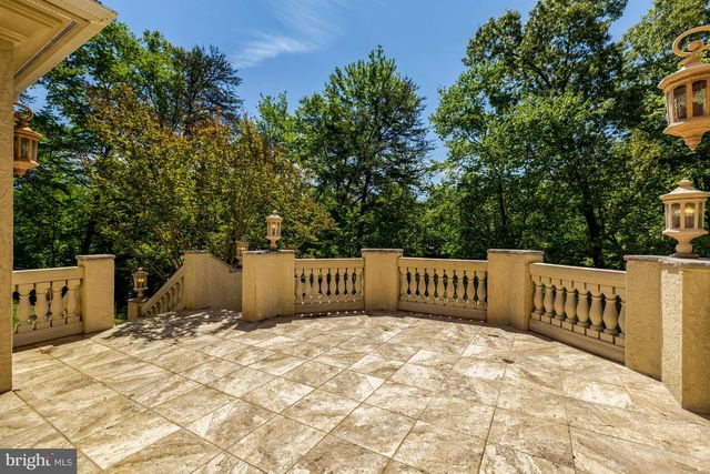 608 KENTLAND DR, Great Falls, VA 22066
