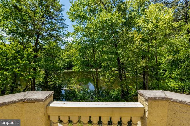 608 KENTLAND DR, Great Falls, VA 22066