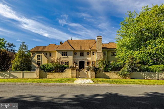 608 KENTLAND DR, Great Falls, VA 22066