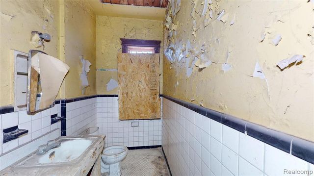 817 W Grand Boulevard, Detroit, MI 48216