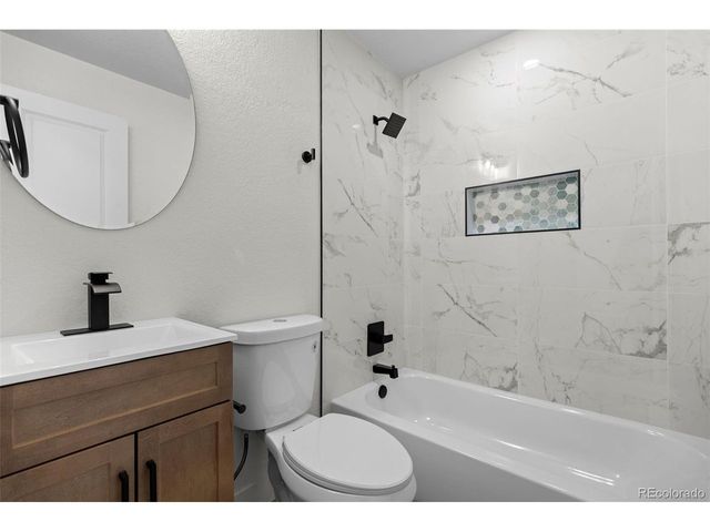 1757 Dallas St, Aurora, CO 80010