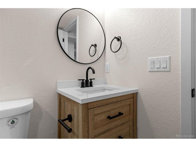 1757 Dallas St, Aurora, CO 80010