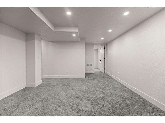 1757 Dallas St, Aurora, CO 80010