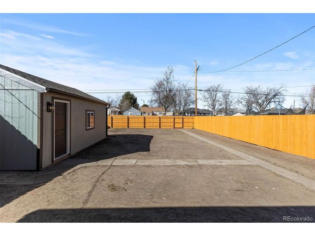 1757 Dallas St, Aurora, CO 80010