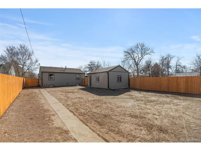 1757 Dallas St, Aurora, CO 80010