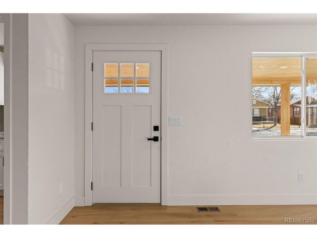 1757 Dallas St, Aurora, CO 80010