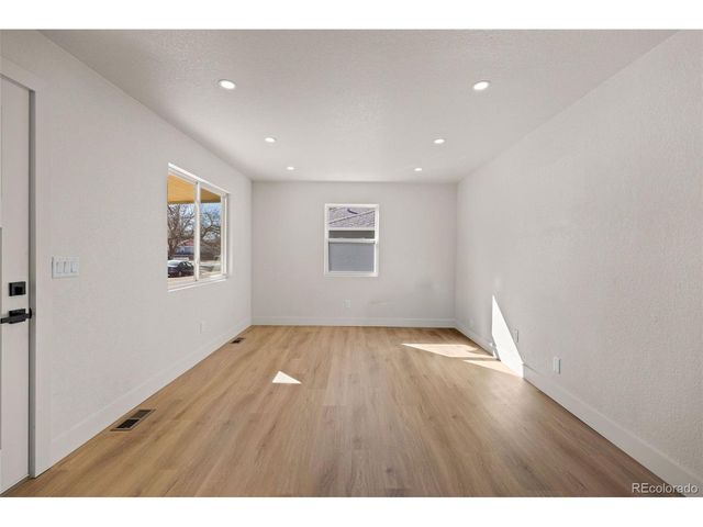 1757 Dallas St, Aurora, CO 80010