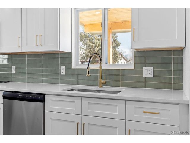 1757 Dallas St, Aurora, CO 80010