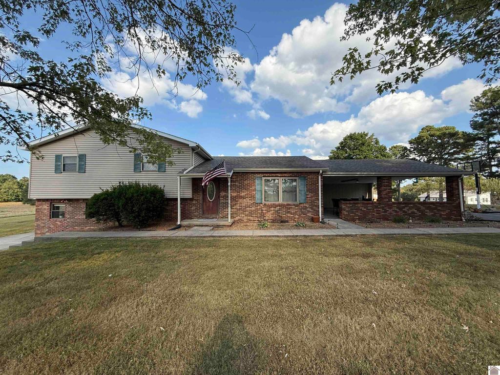 1535 Toy York Rd., Benton, KY 42025