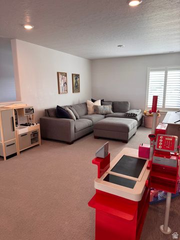 1964 S 2050 W, Woods Cross, UT 84087