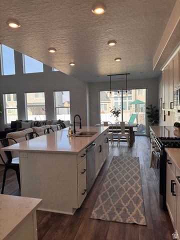 1964 S 2050 W, Woods Cross, UT 84087