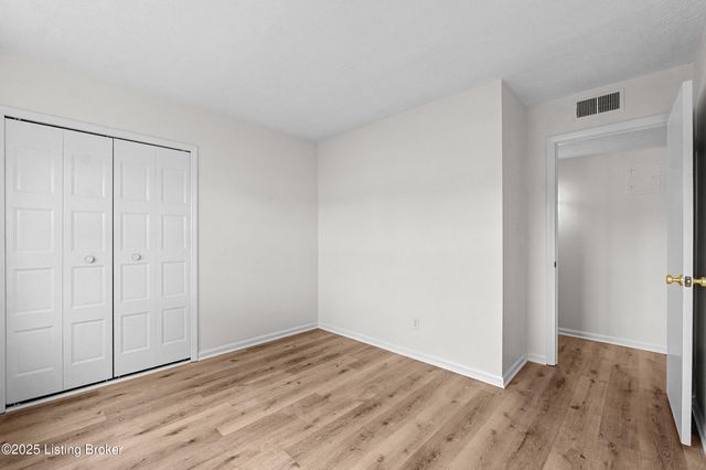 246 El Conquistador Pl, Louisville, KY 40220