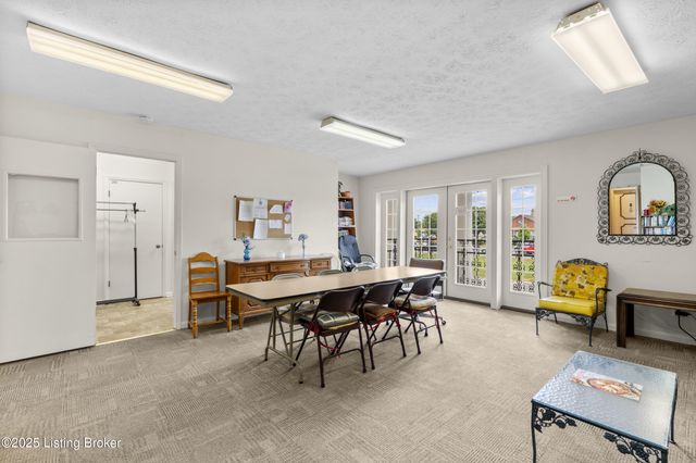 246 El Conquistador Pl, Louisville, KY 40220