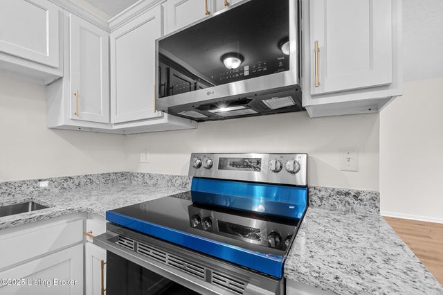 246 El Conquistador Pl, Louisville, KY 40220