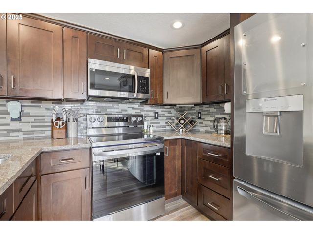 2488 Sw TAYLOR Dr, Mc Minnville, OR 97128