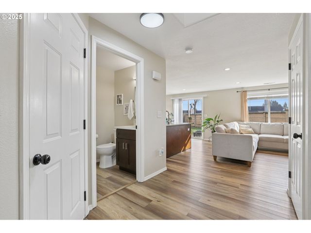 2488 Sw TAYLOR Dr, Mc Minnville, OR 97128