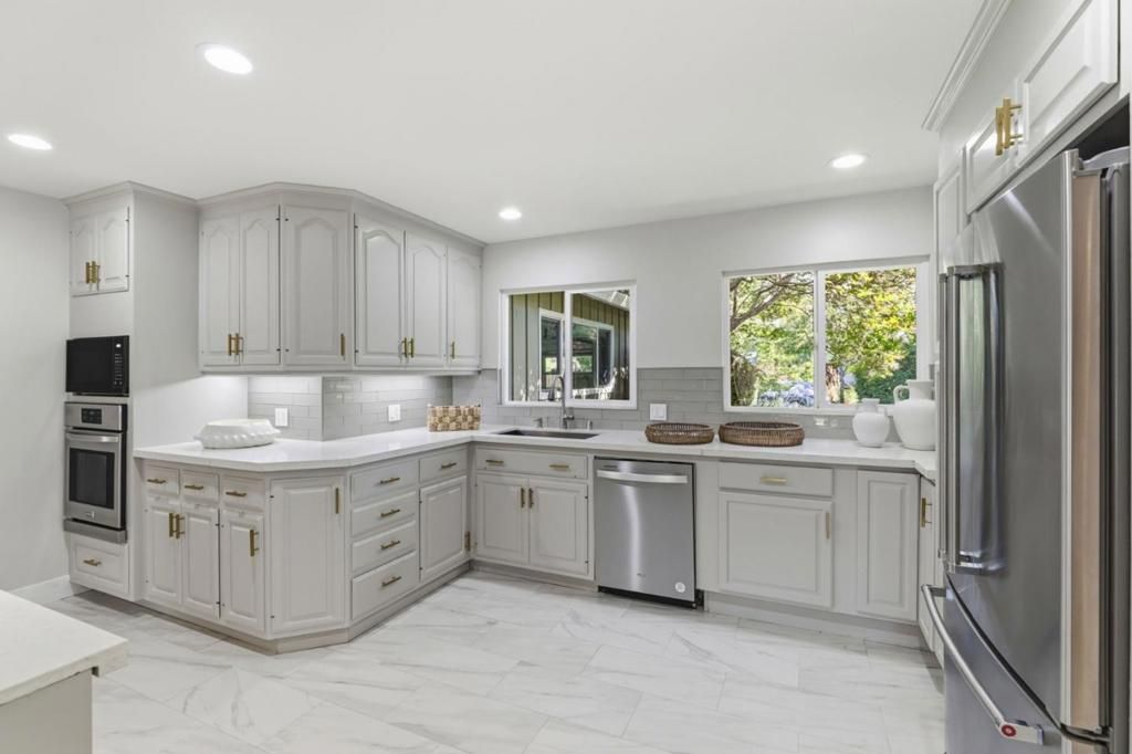 Image 15 of property listing at 4146 Frandon Court, Palo Alto, CA 94306