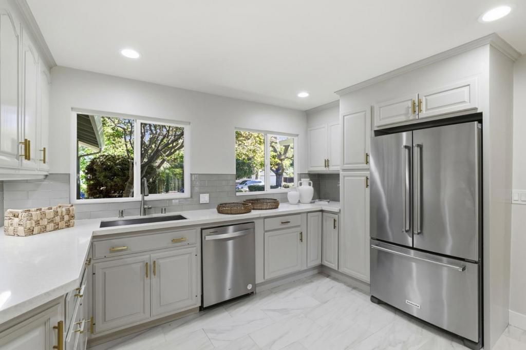 Image 16 of property listing at 4146 Frandon Court, Palo Alto, CA 94306
