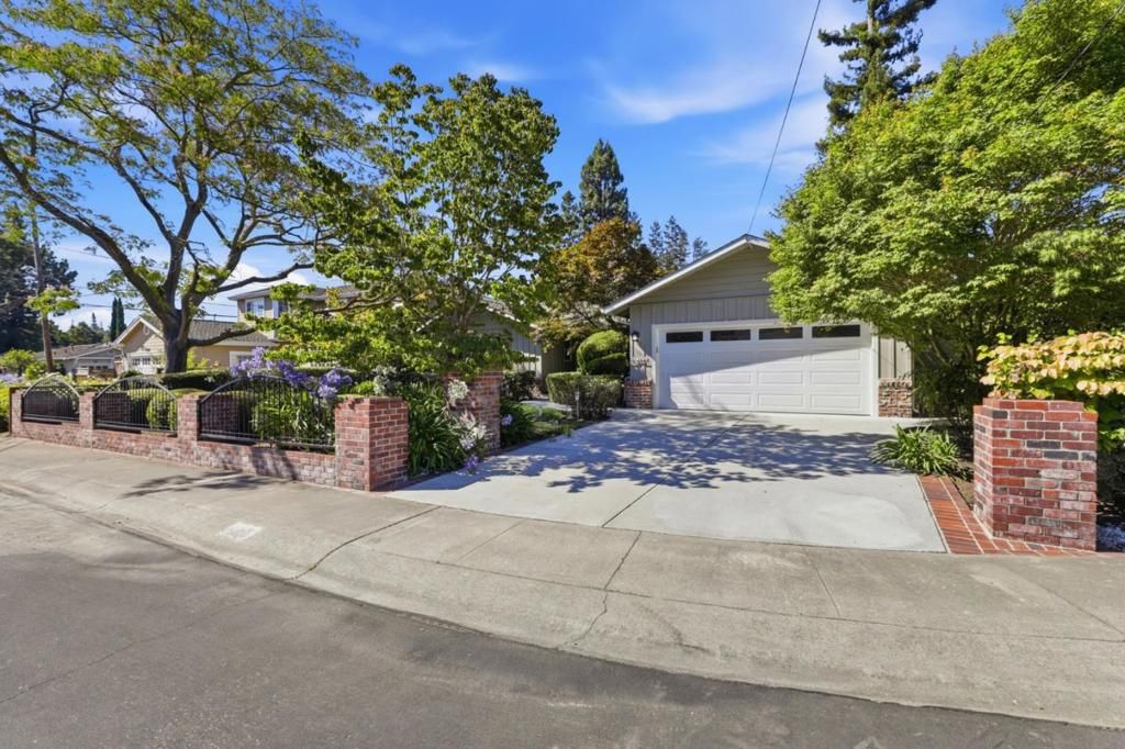 Image 3 of property listing at 4146 Frandon Court, Palo Alto, CA 94306