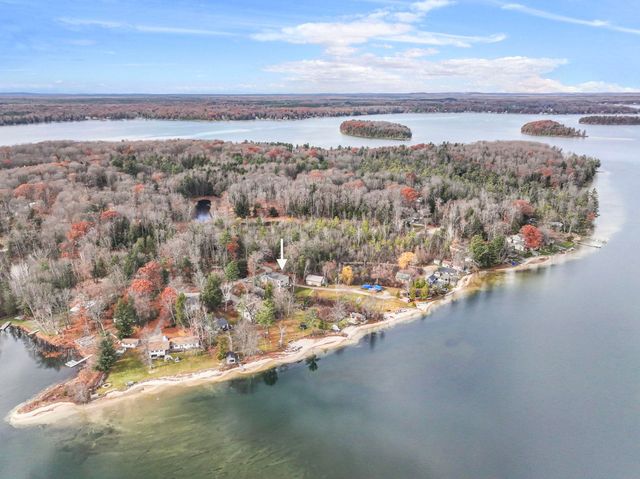 7819 Hillside Drive, Traverse City, MI 49685