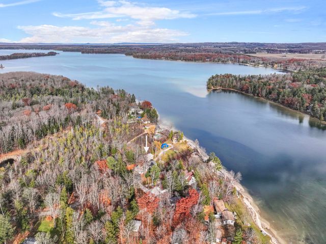 7819 Hillside Drive, Traverse City, MI 49685