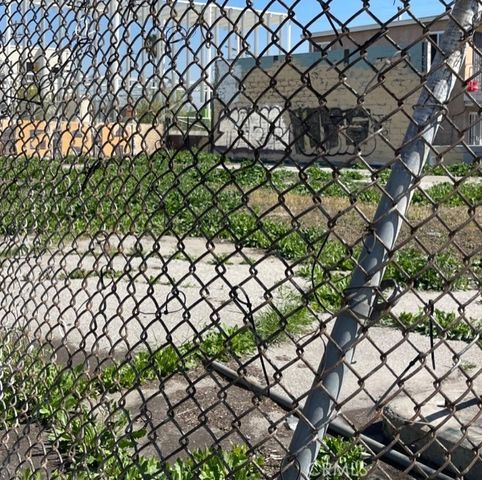 1220 S Long Beach, Compton, CA 90221