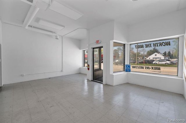 16906 E 9 Mile Road, Eastpointe, MI 48021